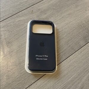 Apple iPhone 17 Pro Silicone Case - Dark Purple